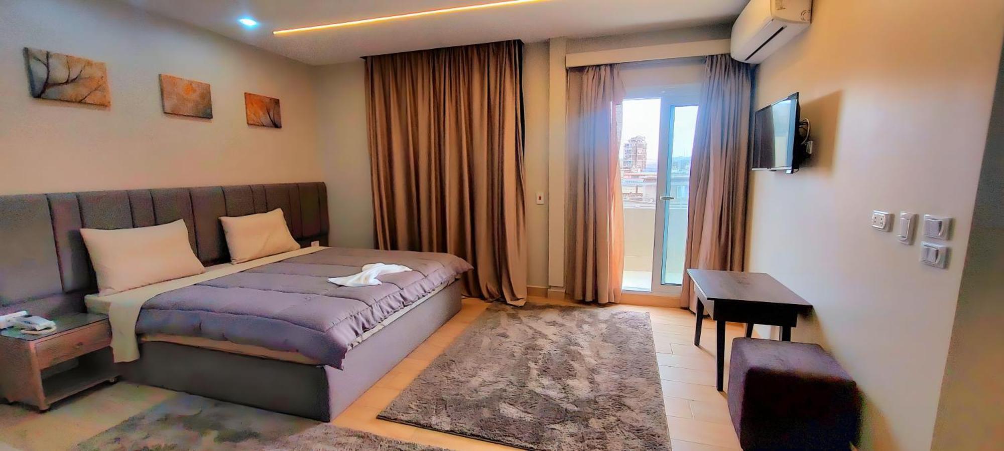 Holy Sheet Hotel *