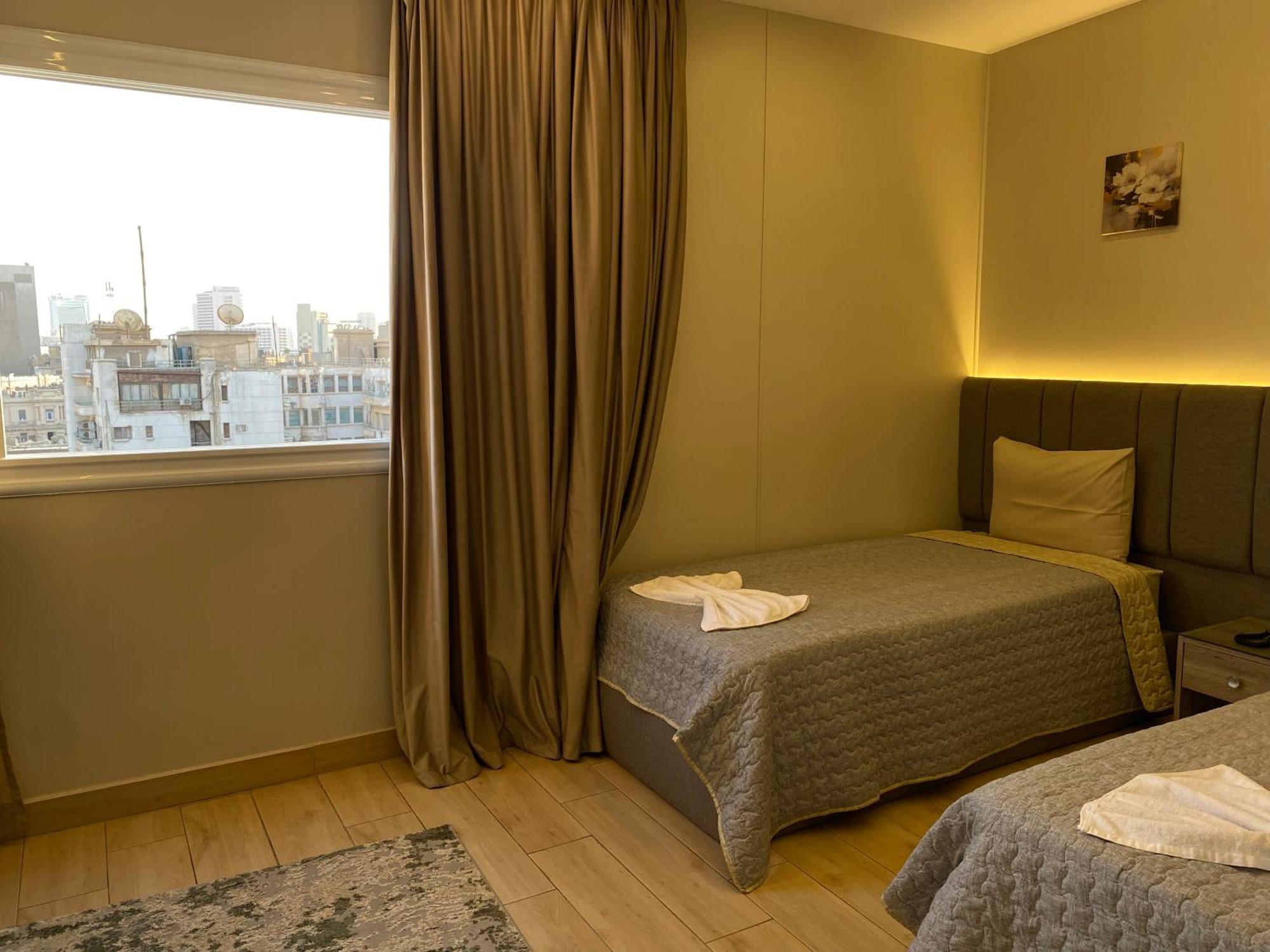Holy Sheet Hotel *
