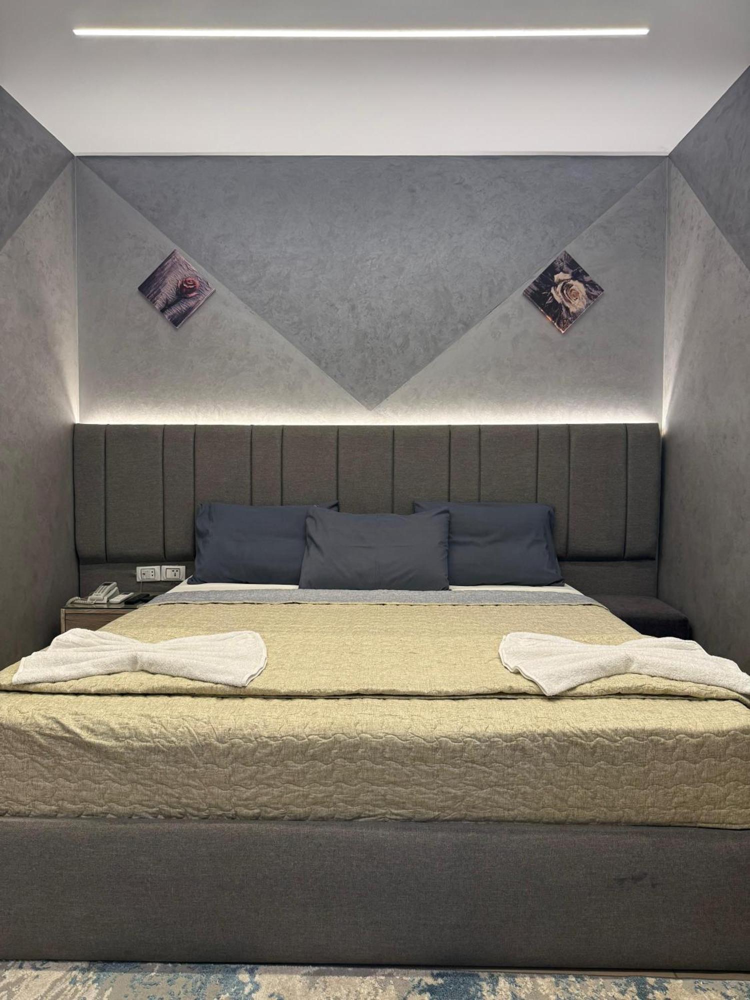 Hotel Holy Sheet *